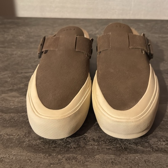 OBRA Heavy Suede Buckled Mule in Taupe/Off-White. Size 9.5 - Picture 3 of 6